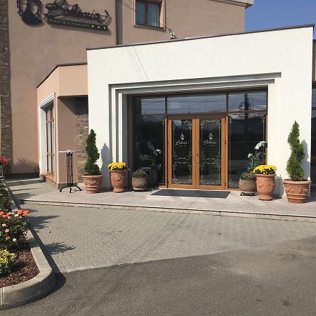 Hotel Bohemia Bacău Dış mekan fotoğraf